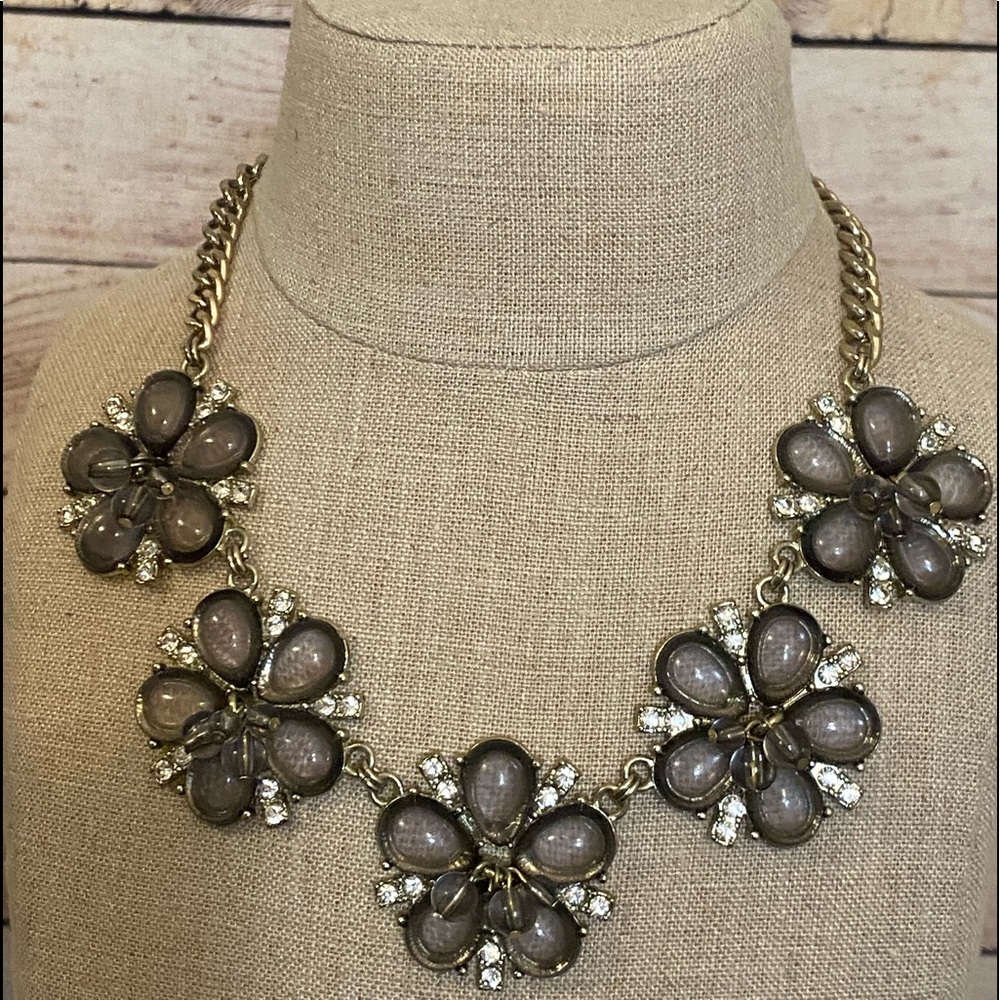 Loft necklace gorgeous on NWOT